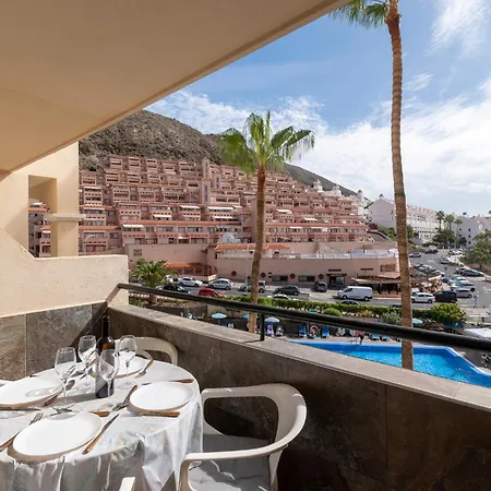 1 Bedroom Communal Heated Pool *