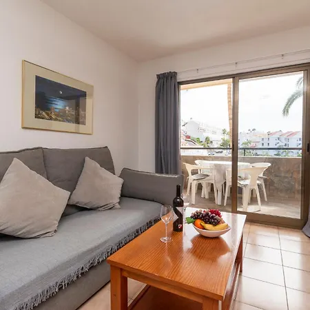 1 Bedroom Communal Heated Pool Los Cristianos (Tenerife)